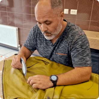 Малярная лента для швов 50 м x 1 мм с пинцетом Малярная лента для швов 50 м x 1 мм с пинцетом